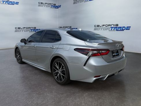 Used 2024 Toyota Camry SE image 7