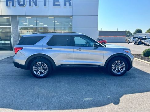 Used 2022 Ford Explorer XLT w/ Equipment Group 202A image 52