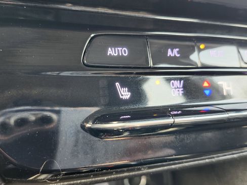 Used 2023 Chevrolet Bolt LT image 8