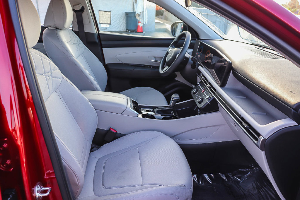 Used 2025 Hyundai Tucson SE FWD image 19