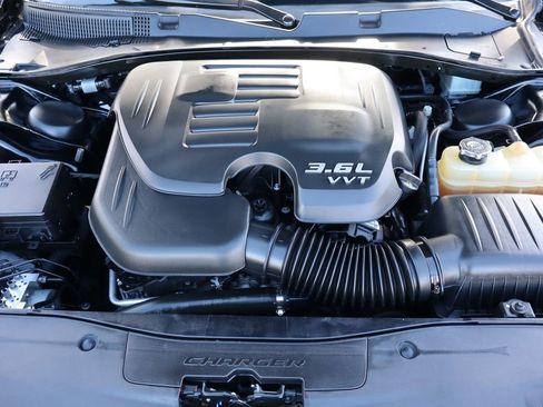 Used 2018 Dodge Charger GT image 38