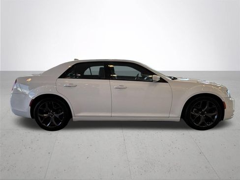 Used 2023 Chrysler 300 S RWD image 5