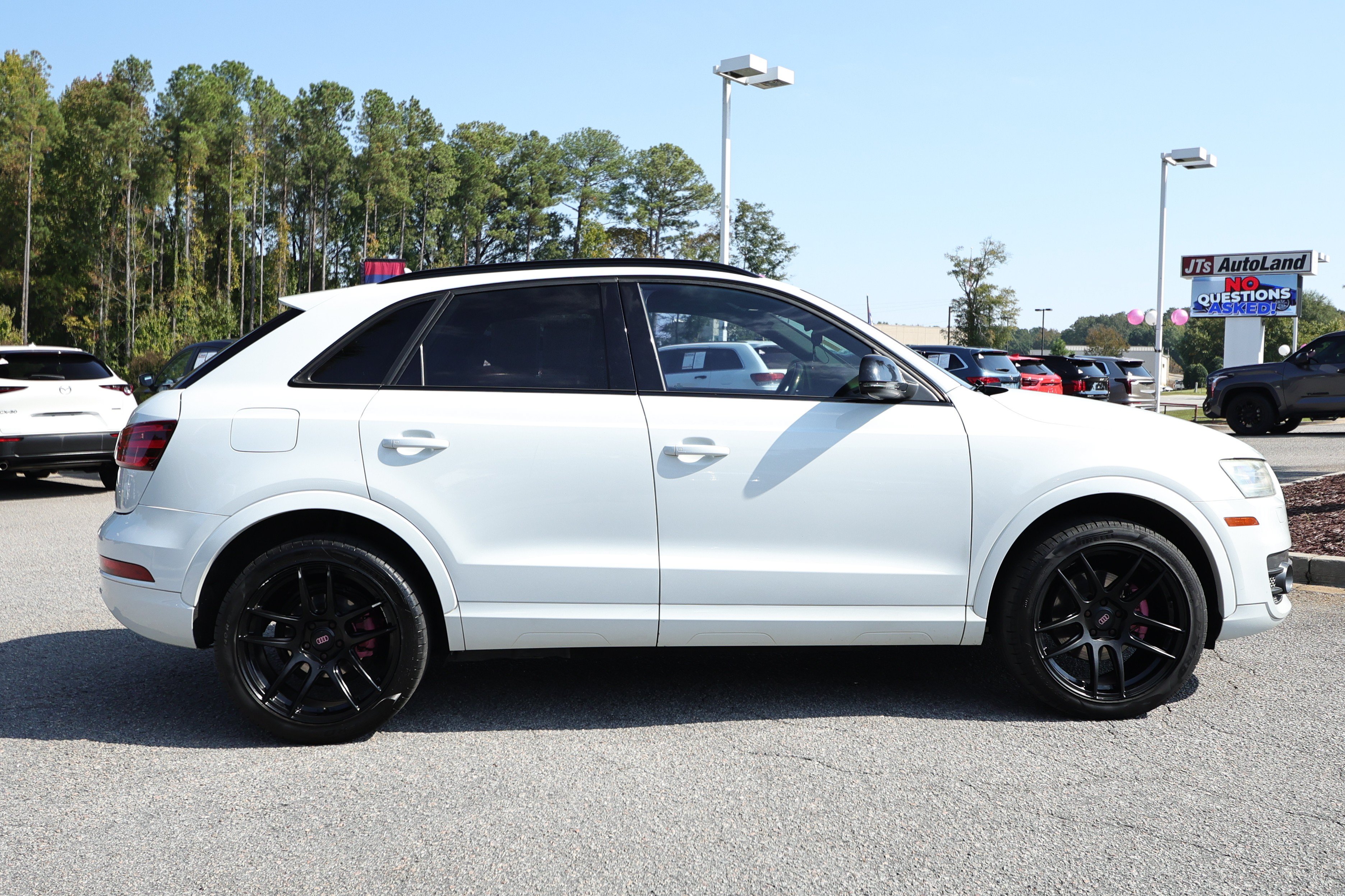 Used 2015 Audi Q3 2.0T Prestige w/ Prestige Package AWD/4WD image 4