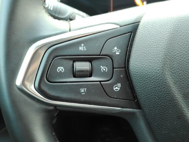 Used 2026 Chevrolet Trax LT w/ Sunroof Package FWD image 32