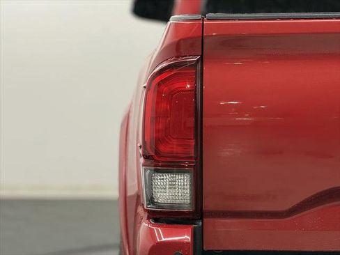 Certified 2019 Toyota Tacoma TRD Sport image 9