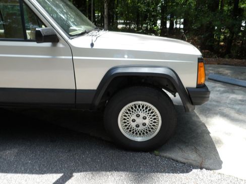 Used 1996 Jeep Cherokee 4WD 4-Door image 32
