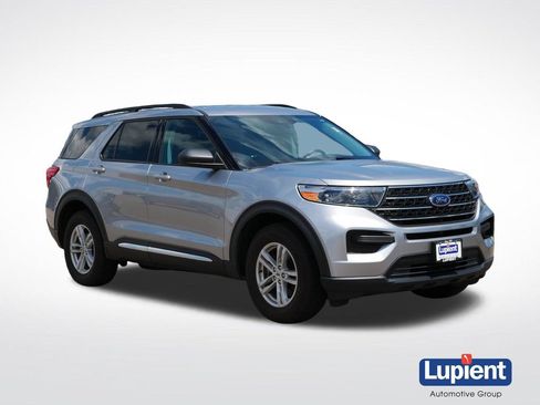 Used 2022 Ford Explorer XLT AWD/4WD image 1