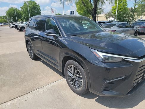 Used 2024 Lexus TX 350 AWD w/ Technology Package image 3