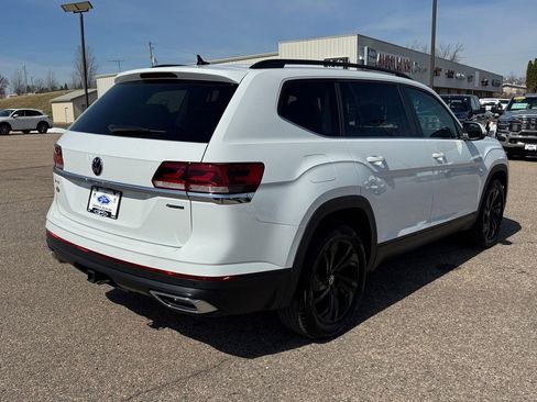 Used 2023 Volkswagen Atlas SE w/ Black Wheel Package AWD/4WD image 4