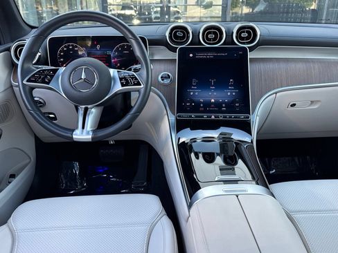 Used 2024 Mercedes-Benz GLC 300 image 37