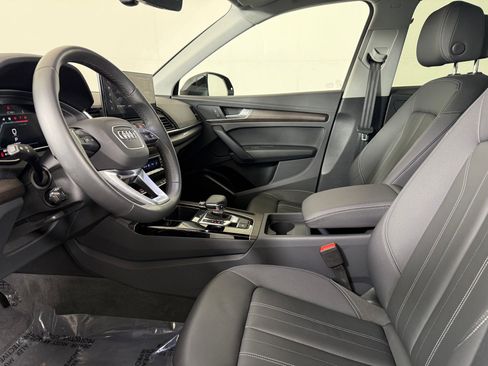 Used 2025 Audi Q5 2.0T Premium w/ Convenience Plus Package image 5