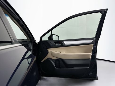 Used 2018 Subaru Outback 2.5i Premium image 30