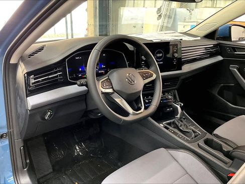 New 2026 Volkswagen Jetta SE image 8