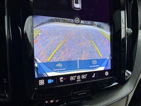 Used 2023 Volvo XC60 B6 Ultimate w/ Protection Package Premier image 34