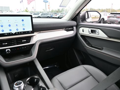 New 2026 Ford Explorer Active w/ Active Comfort Package RWD image 34