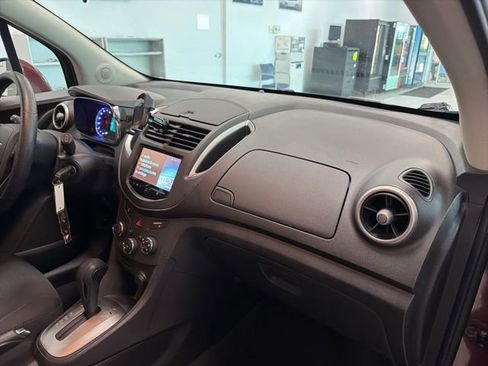 Used 2016 Chevrolet Trax LS w/ LPO, Cargo Package FWD image 27