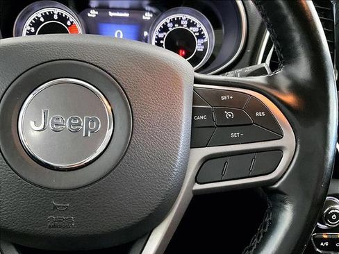 Used 2020 Jeep Cherokee Limited FWD image 21