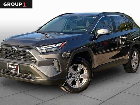 Used 2025 Toyota RAV4 XLE w/ Convenience Package FWD image 1