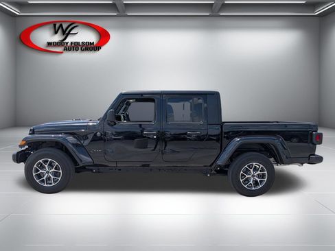 Used 2024 Jeep Gladiator Sport AWD/4WD image 9