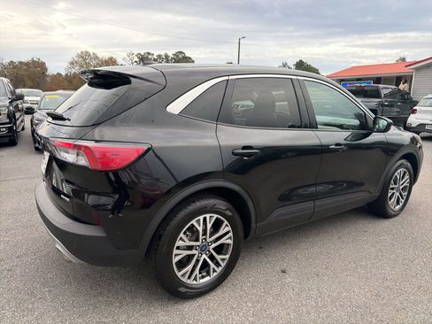 Used 2022 Ford Escape SEL image 4