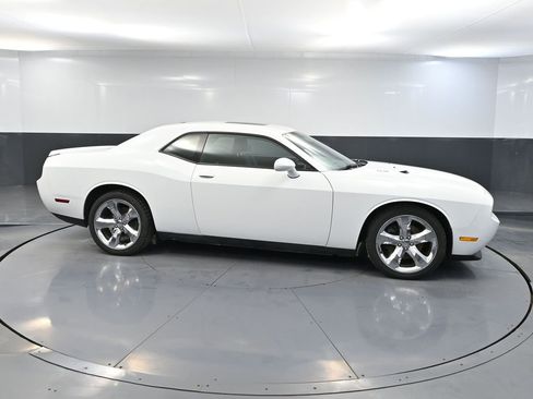 Used 2013 Dodge Challenger R/T image 4