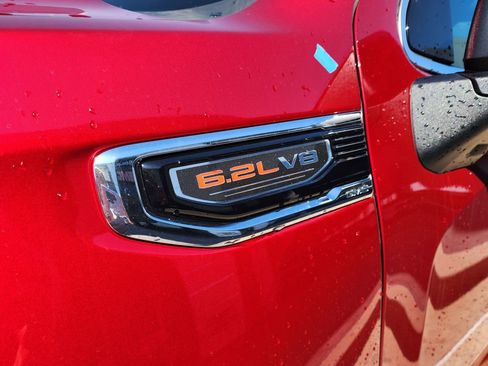 New 2026 GMC Sierra 1500 SLT image 11