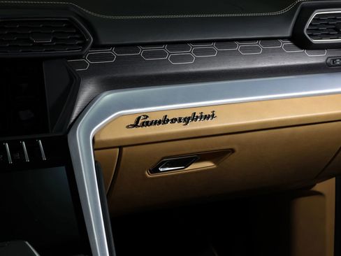 Used 2019 Lamborghini Urus image 49