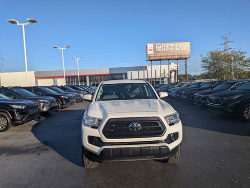 Used 2023 Toyota Tacoma SR image 3