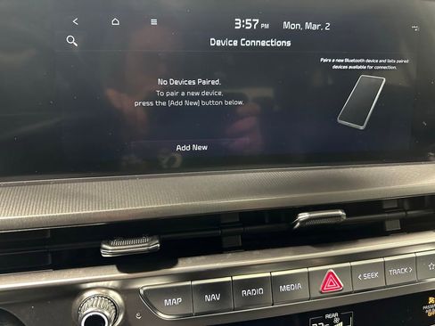 Used 2025 Kia Telluride S image 31