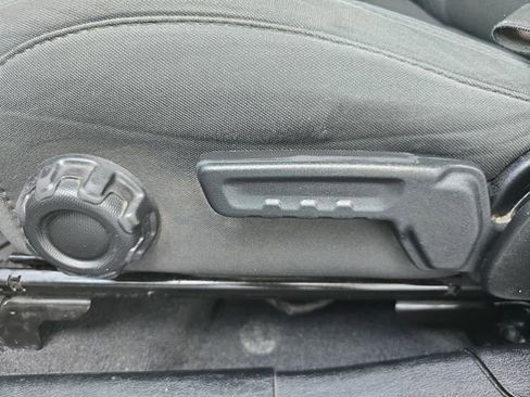 Used 2019 Jeep Wrangler Unlimited Sport image 27