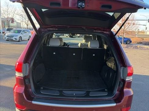 Used 2018 Jeep Grand Cherokee Limited image 14