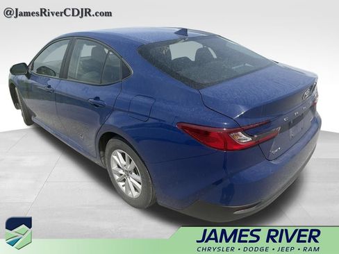 Used 2025 Toyota Camry LE FWD image 8