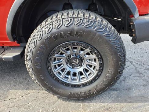 Used 2023 Ford Bronco Big Bend w/ Sasquatch Package AWD/4WD image 26