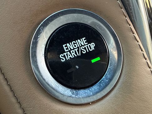 Used 2017 Cadillac Escalade Platinum RWD image 40