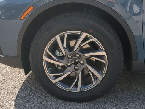 New 2026 Lincoln Corsair Premiere w/ Rear Removable Package Tray image 9