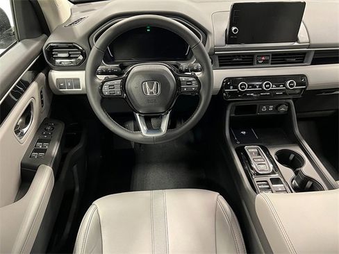 New 2025 Honda Pilot EX-L image 16
