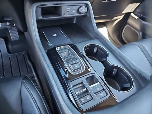 Used 2025 Honda Pilot EX-L image 15