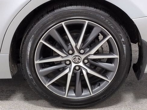 Used 2022 Toyota Camry XLE FWD image 4