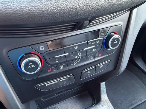 Used 2018 Ford Escape SE FWD image 18