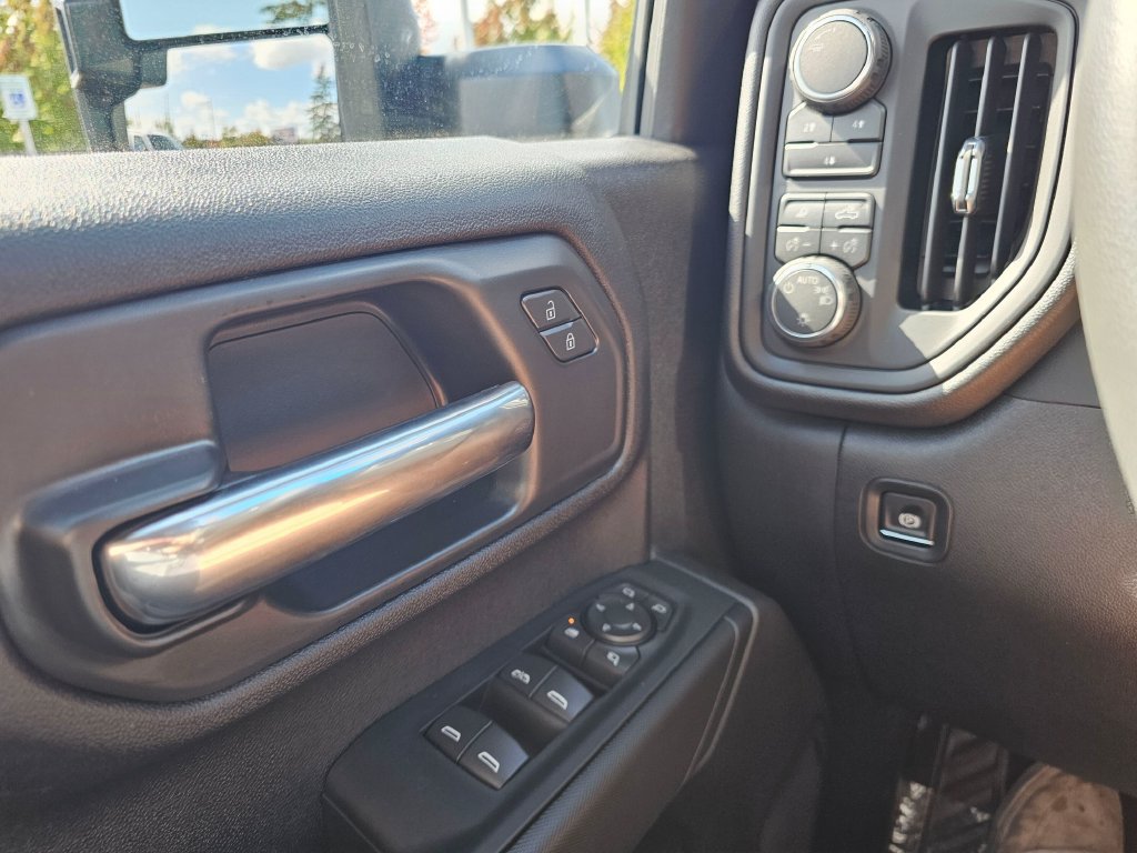 New 2026 Chevrolet Silverado 2500 Custom w/ Custom Value Package AWD/4WD image 32