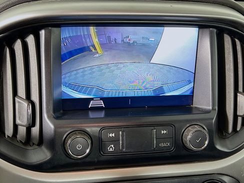Used 2022 Chevrolet Colorado LT w/ Fleet Safety Package RWD image 13