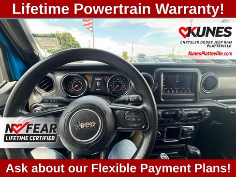 Used 2022 Jeep Gladiator Sport AWD/4WD image 16