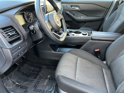 Used 2024 Nissan Rogue SV image 13