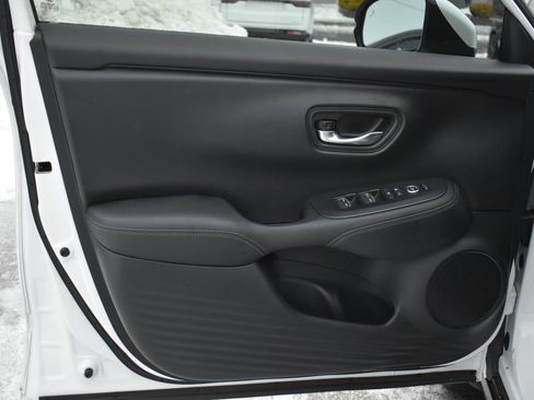 Used 2025 Honda HR-V EX-L image 12