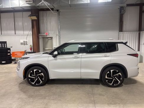 Used 2023 Mitsubishi Outlander SEL image 5