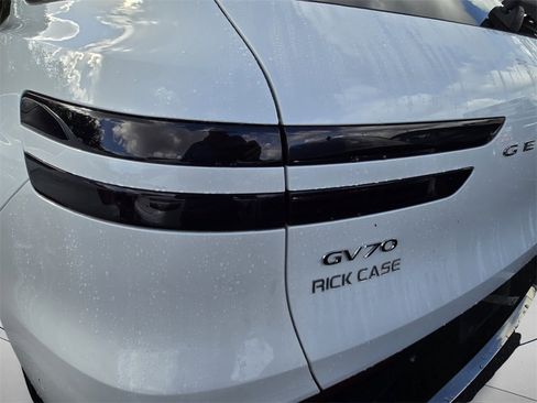 Used 2026 Genesis GV70 3.5T Sport Prestige image 6