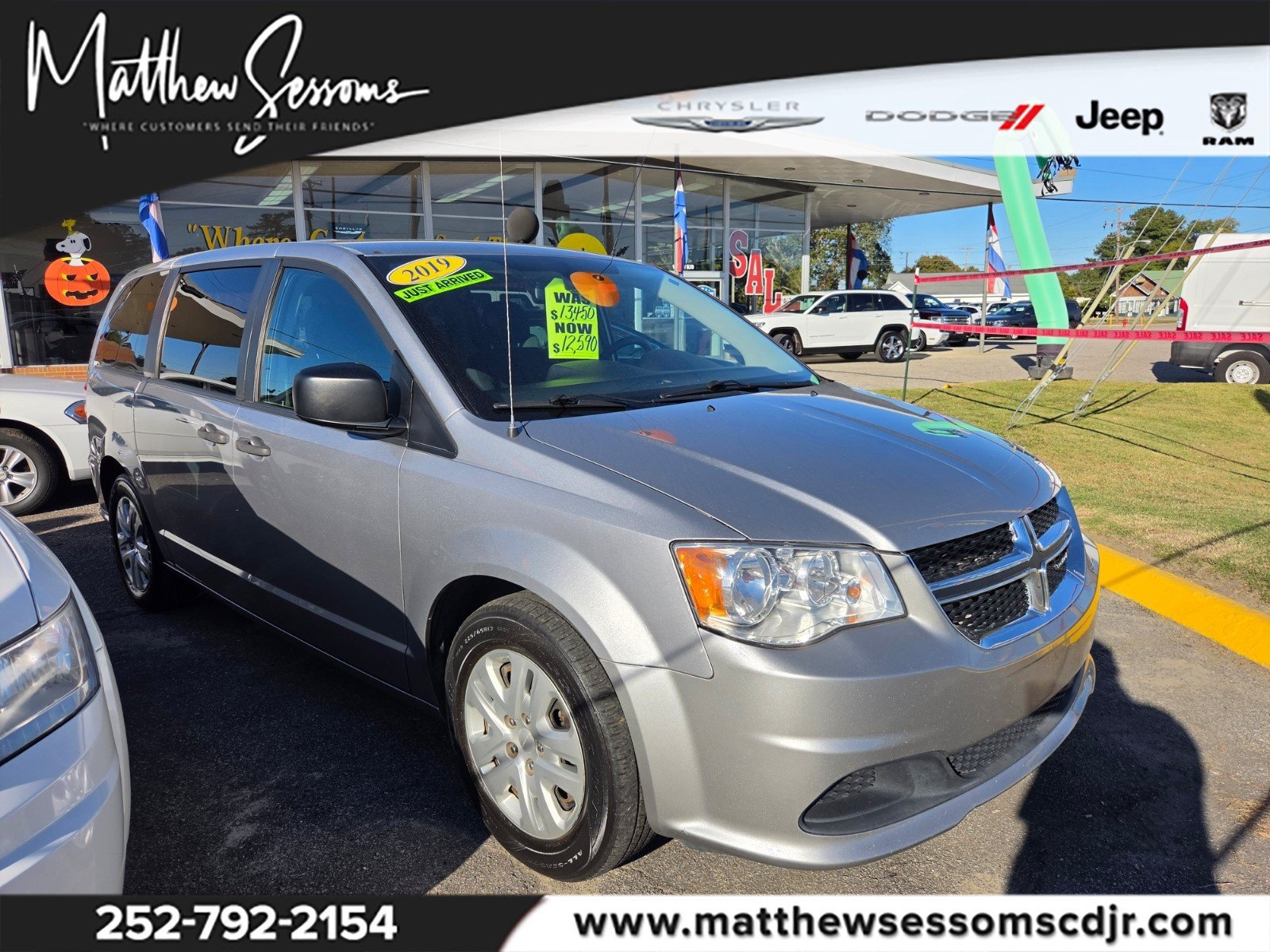 Used 2019 Dodge Grand Caravan SE FWD image 1