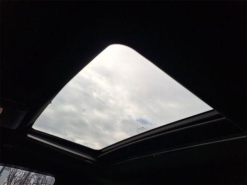 Used 2018 RAM 1500 Limited image 16