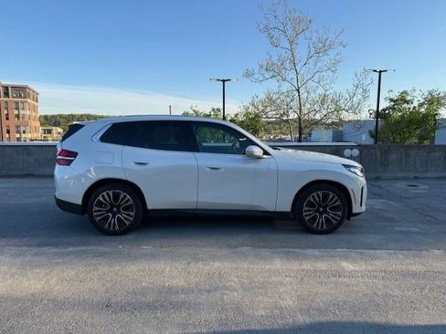 Used 2025 BMW X3 xDrive30i w/ Premium Package image 5