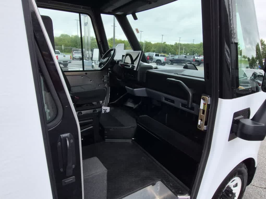 Used 2024 Chevrolet Brightdrop 600 w/ Commercial Equipment Package AWD/4WD image 14